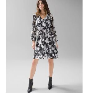 White House Black Market V-neck Long Sleeves Jacquard Dress Women’s Size 8